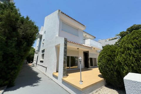 4 dormitorios Villa en Agios Athanasios, Limassol,  No. 55870 3
