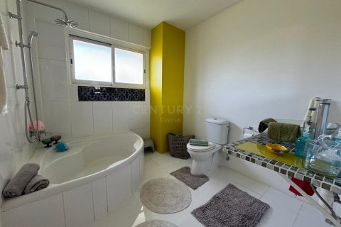 4 dormitorios Villa en Agios Athanasios, Limassol,  No. 55870 15