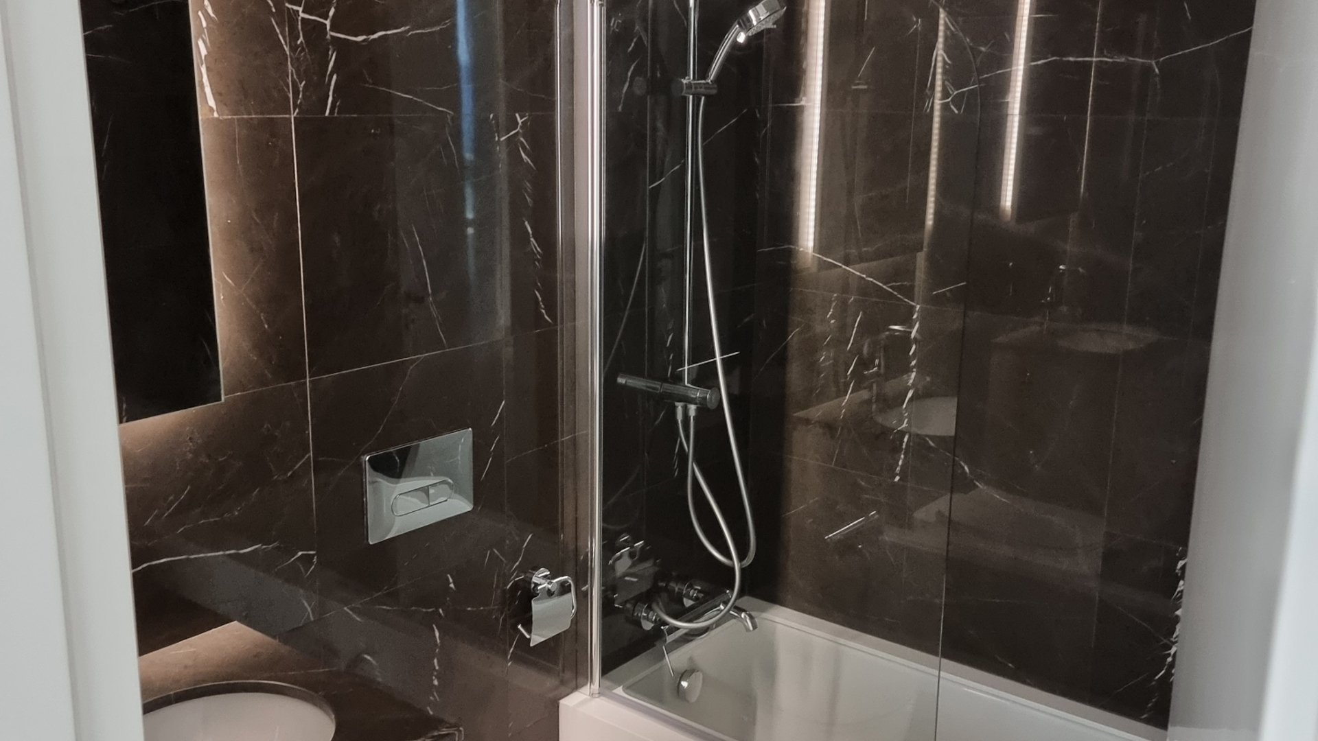 3 bedrooms Apartment in Larnaca, Larnaka, Cyprus No. 26384