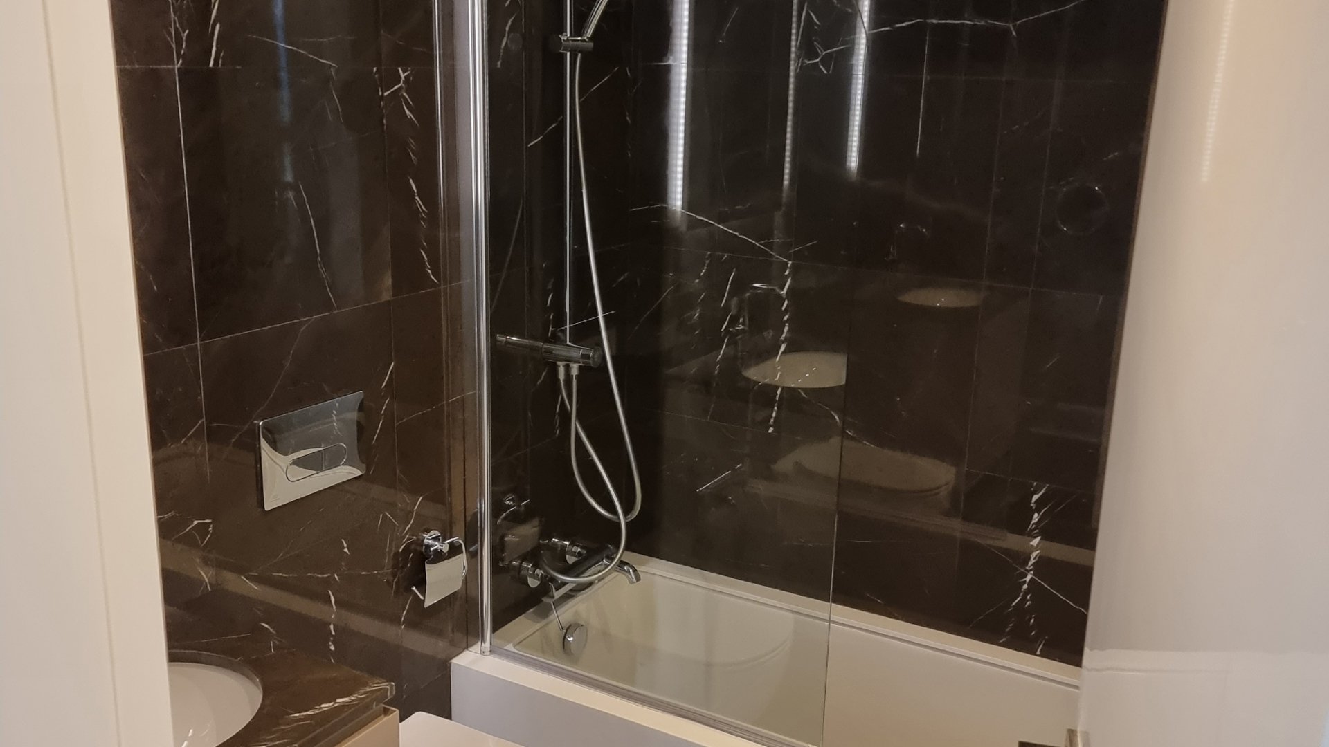 3 bedrooms Apartment in Larnaca, Larnaka, Cyprus No. 26384