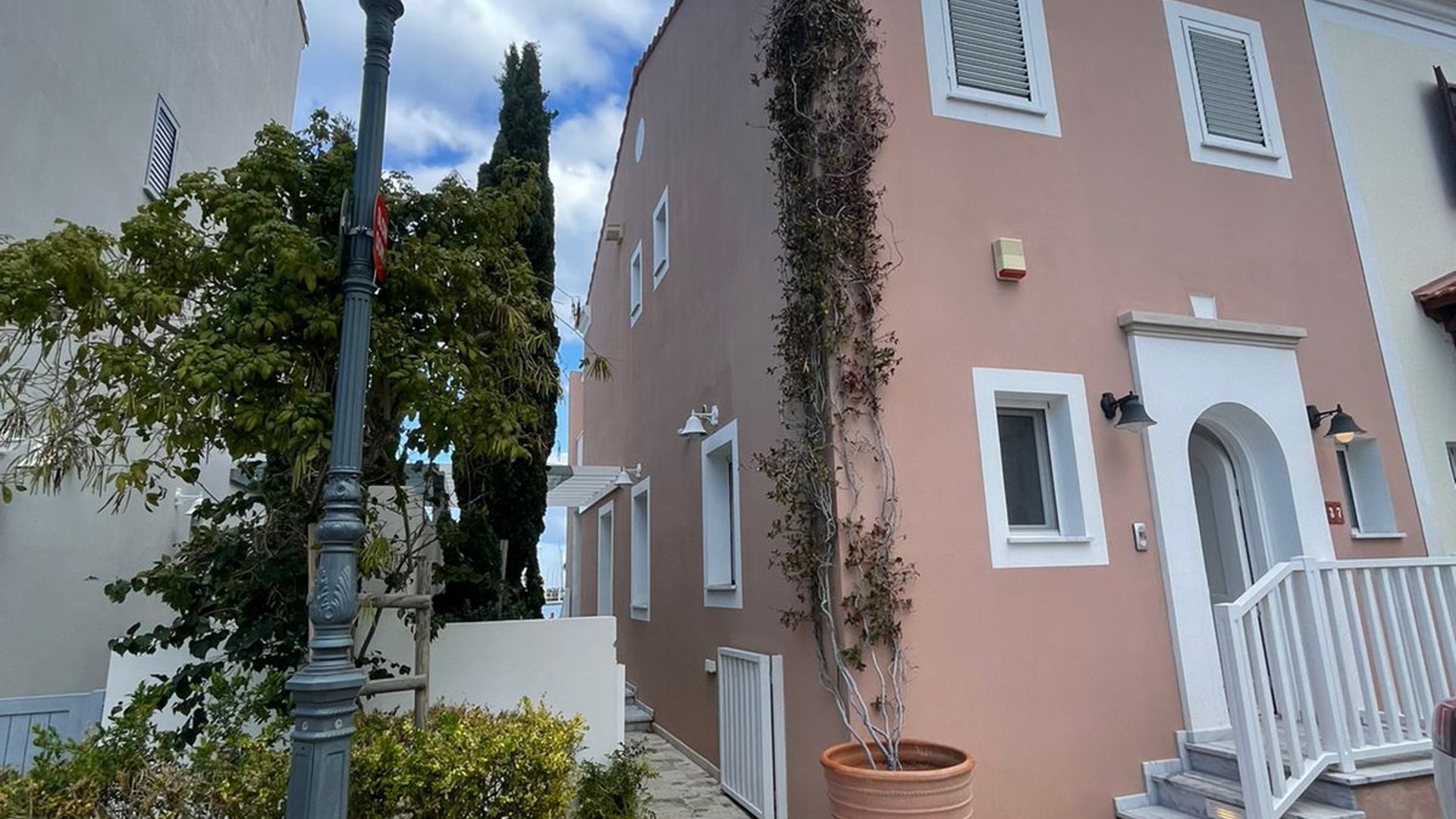 2 bedrooms Villa in Limassol, Cyprus No. 26383