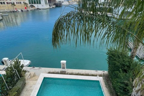 2 bedrooms Villa in Limassol, Cyprus No. 26383