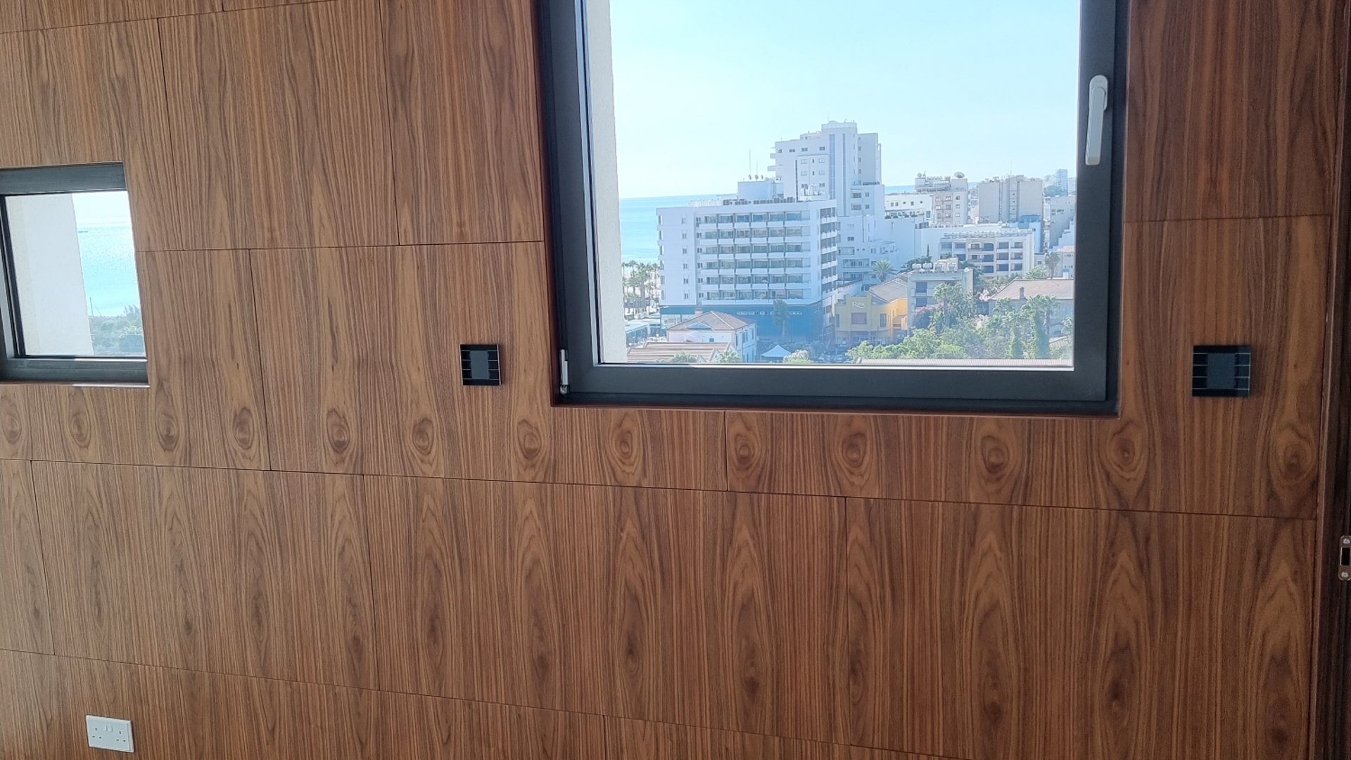 3 bedrooms Apartment in Larnaca, Larnaka, Cyprus No. 26385