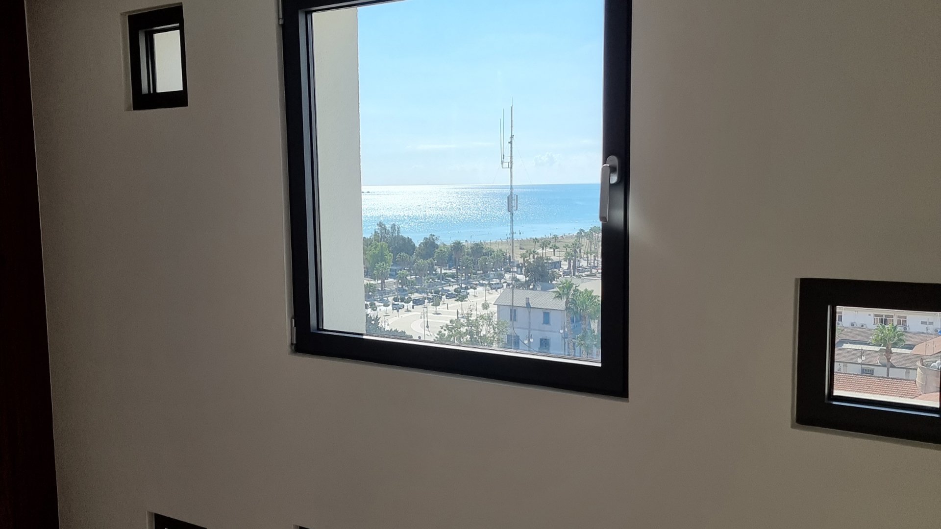 3 bedrooms Apartment in Larnaca, Larnaka, Cyprus No. 26385