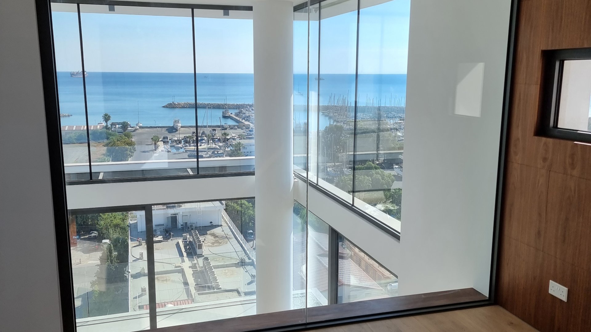 3 bedrooms Apartment in Larnaca, Larnaka, Cyprus No. 26385