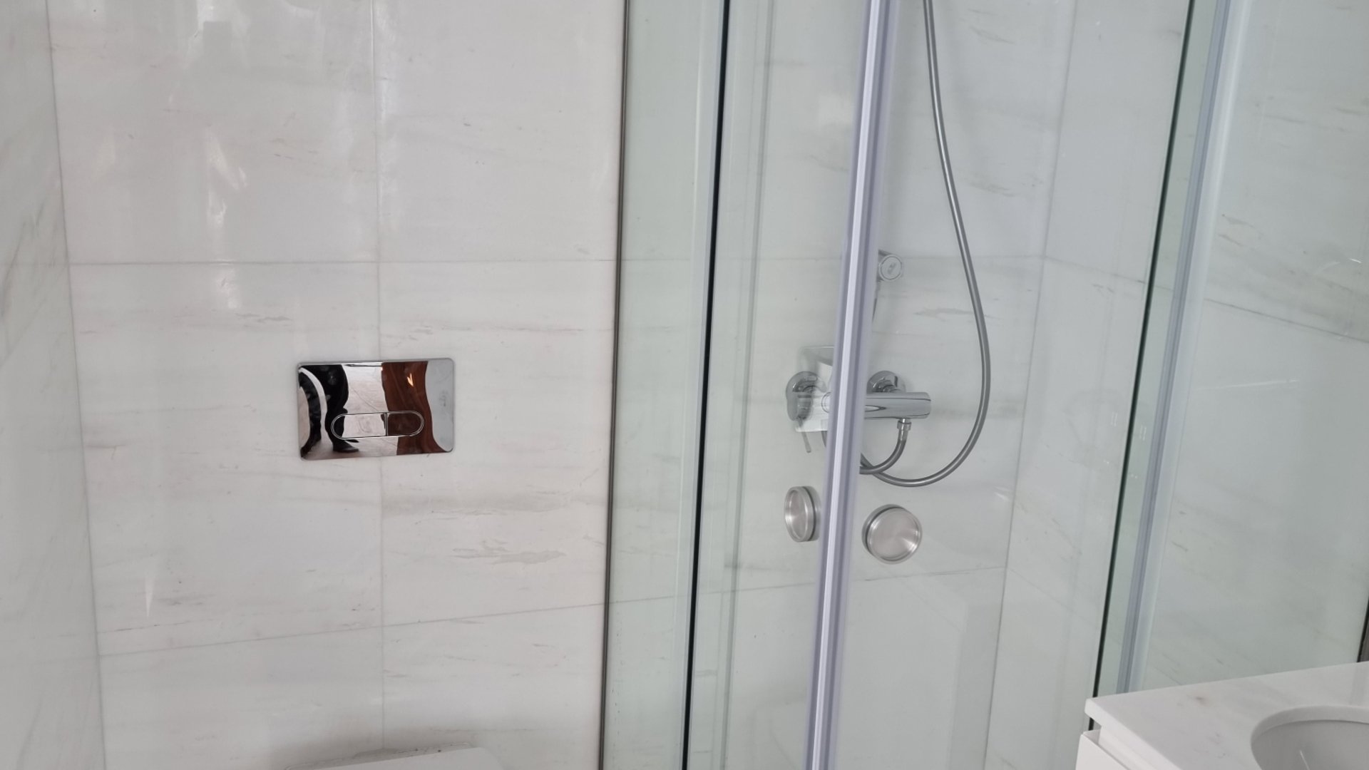 3 bedrooms Apartment in Larnaca, Larnaka, Cyprus No. 26385