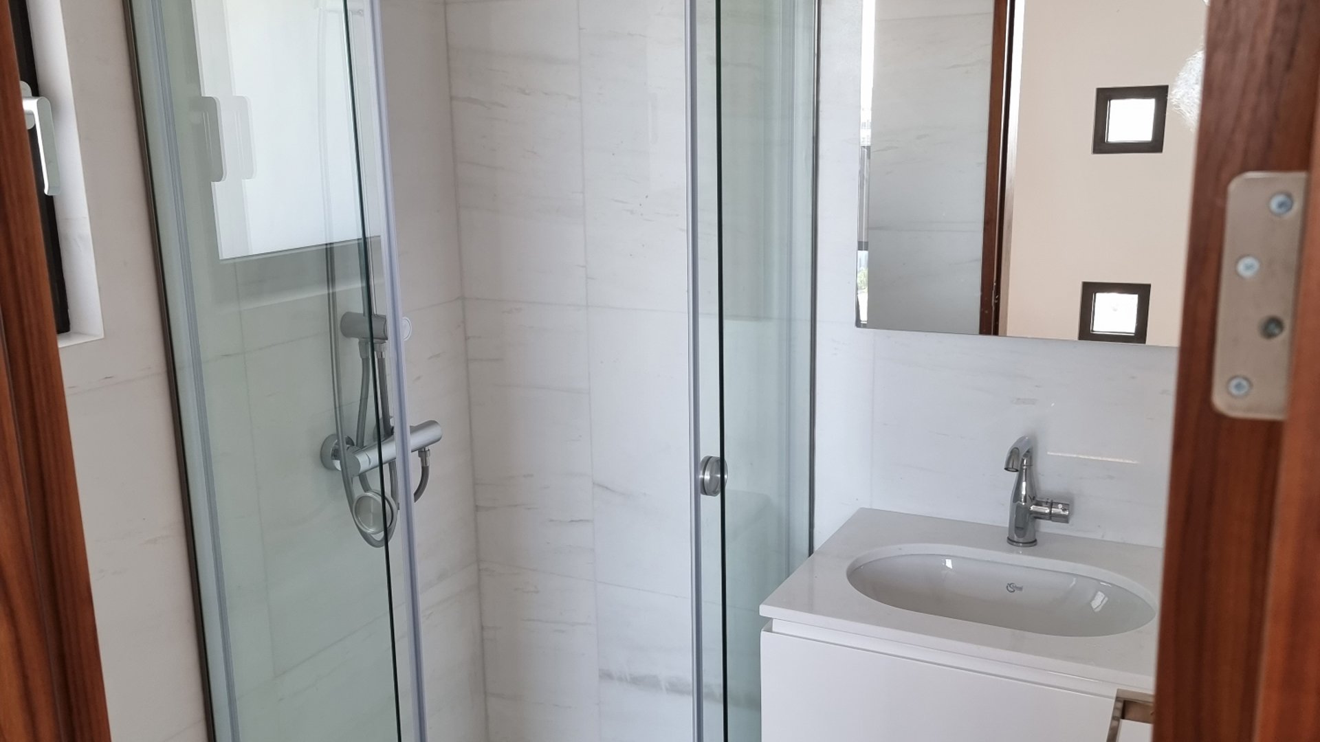 3 bedrooms Apartment in Larnaca, Larnaka, Cyprus No. 26385