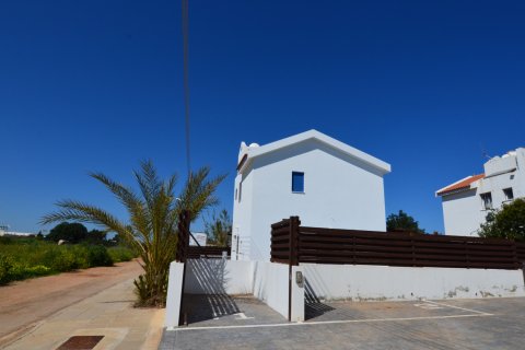 2 bedrooms Villa in Pernera, Ammochostos, Cyprus No. 26418