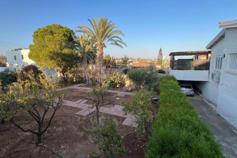 4 bedrooms Villa in Erimi, Limassol,  No. 51393 6