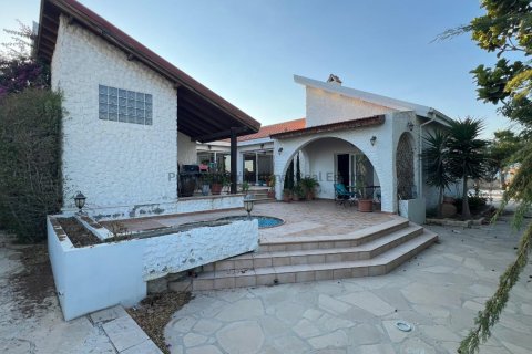 4 bedrooms Villa in Erimi, Limassol,  No. 51393