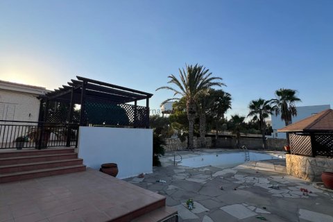 4 bedrooms Villa in Erimi, Limassol,  No. 51393 9