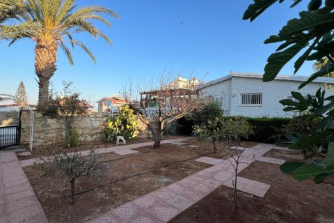 4 bedrooms Villa in Erimi, Limassol,  No. 51393 16