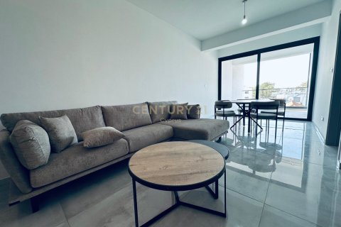 2 bedrooms Penthouse in Limassol, No. 53971 5