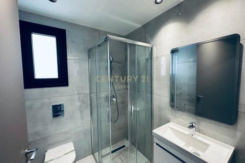2 bedrooms Penthouse in Limassol, No. 53971 8