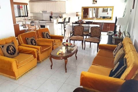 2 bedrooms Villa in Limassol,  No. 57206