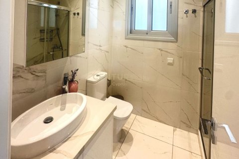 2 bedrooms Apartment in Limassol,  No. 57205 9