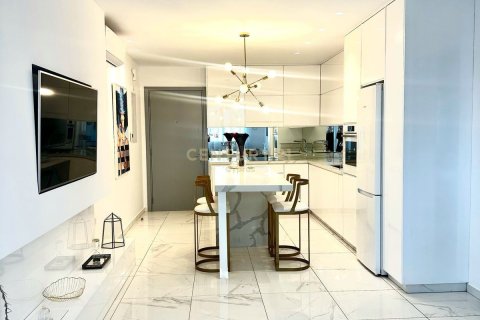 2 bedrooms Apartment in Limassol,  No. 57205 3
