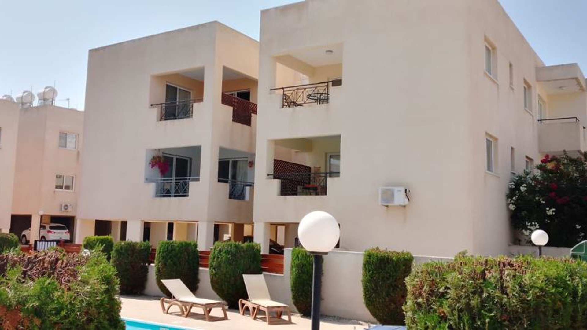 2 bedrooms Apartment in Chloraka, Paphos, Cyprus No. 29075