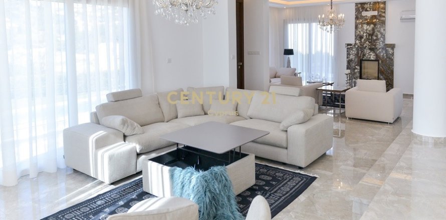5 dormitorios Villa en Agios Tychonas, Limassol,  No. 55714