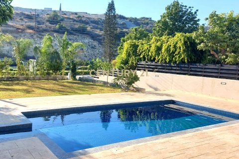 5 dormitorios Villa en Agios Tychonas, Limassol,  No. 55713 2