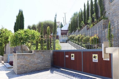 5 dormitorios Villa en Germasogeia, Limassol,  No. 55716