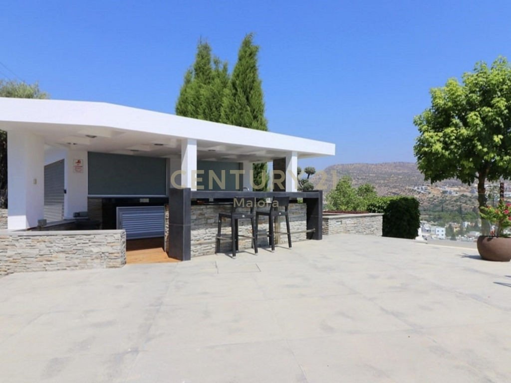 5 dormitorios Villa en Germasogeia, Limassol, Chipre No. 55716