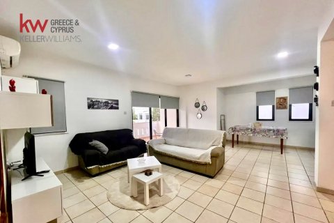 2 bedrooms Apartment in Larnaca, Larnaka,  No. 40081 3