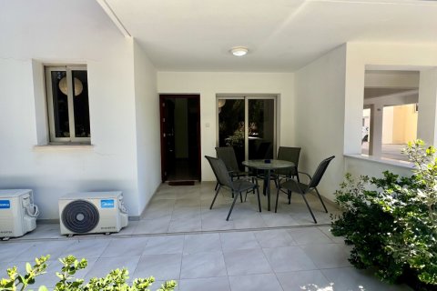 Квартира с 2 спальнями в Менеу, Ларнака,  № 40084 2