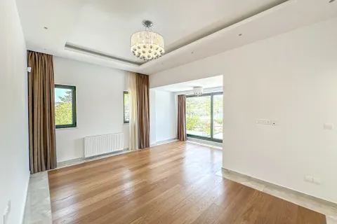 Вилла с 5 спальнями в Пафос,  № 39254 15