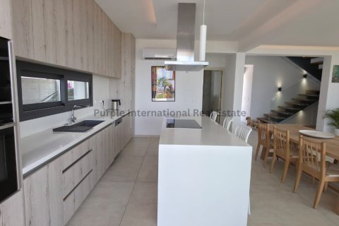 Вилла с 4 спальнями в Тала, Пафос,  № 39255 5