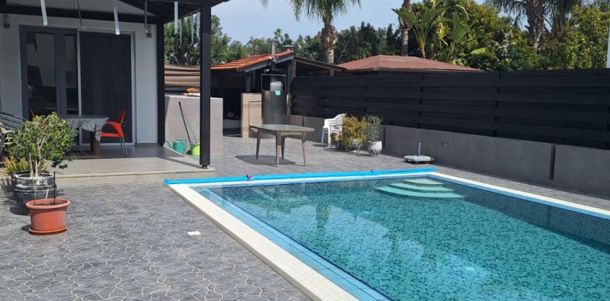 3 bedrooms Townhouse in Latsia, Nicosia,  No. 50540