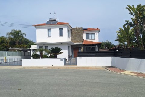 3 bedrooms Townhouse in Latsia, Nicosia,  No. 50540 2