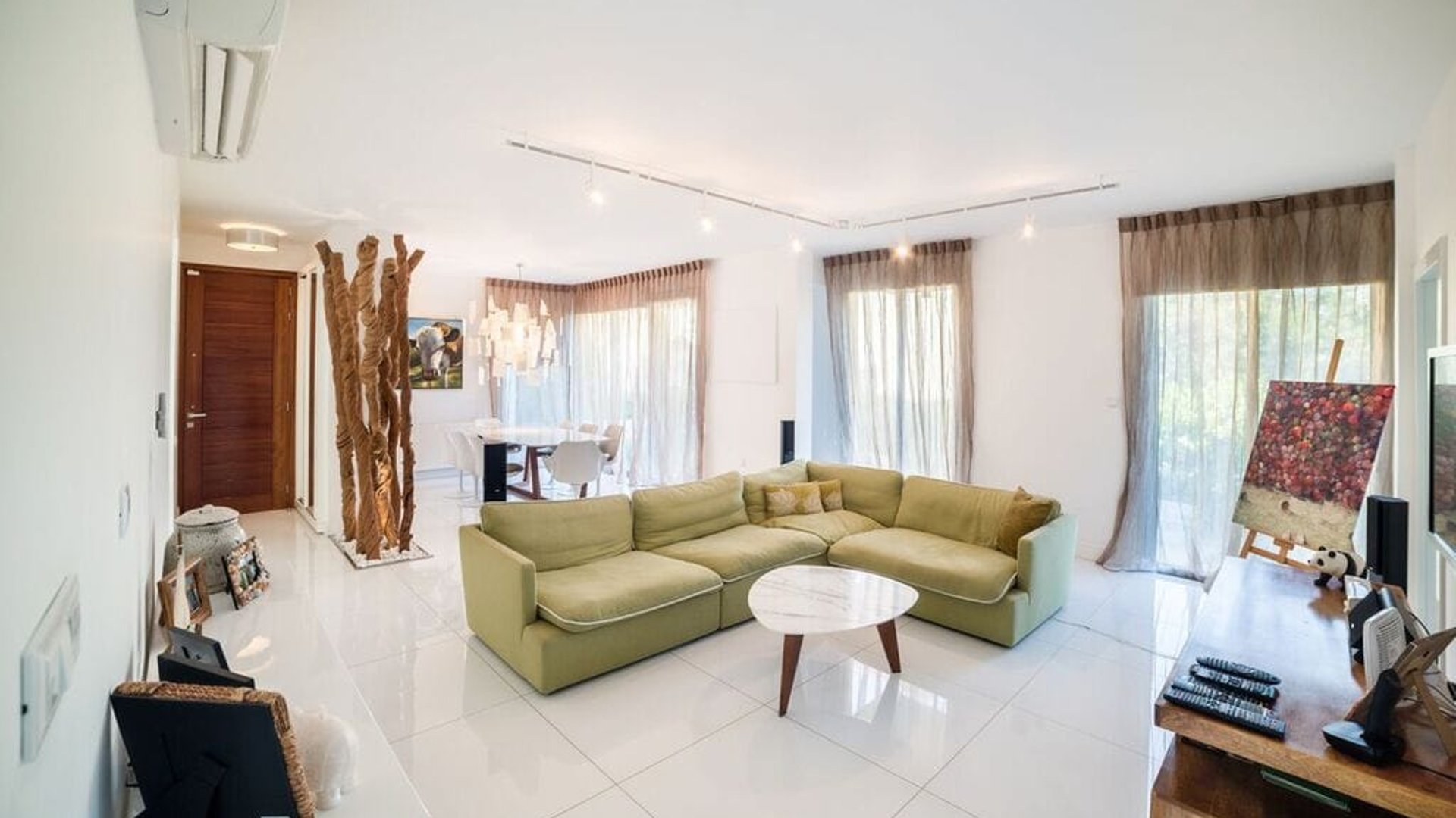 4 bedrooms Villa in Limassol, Cyprus No. 28247