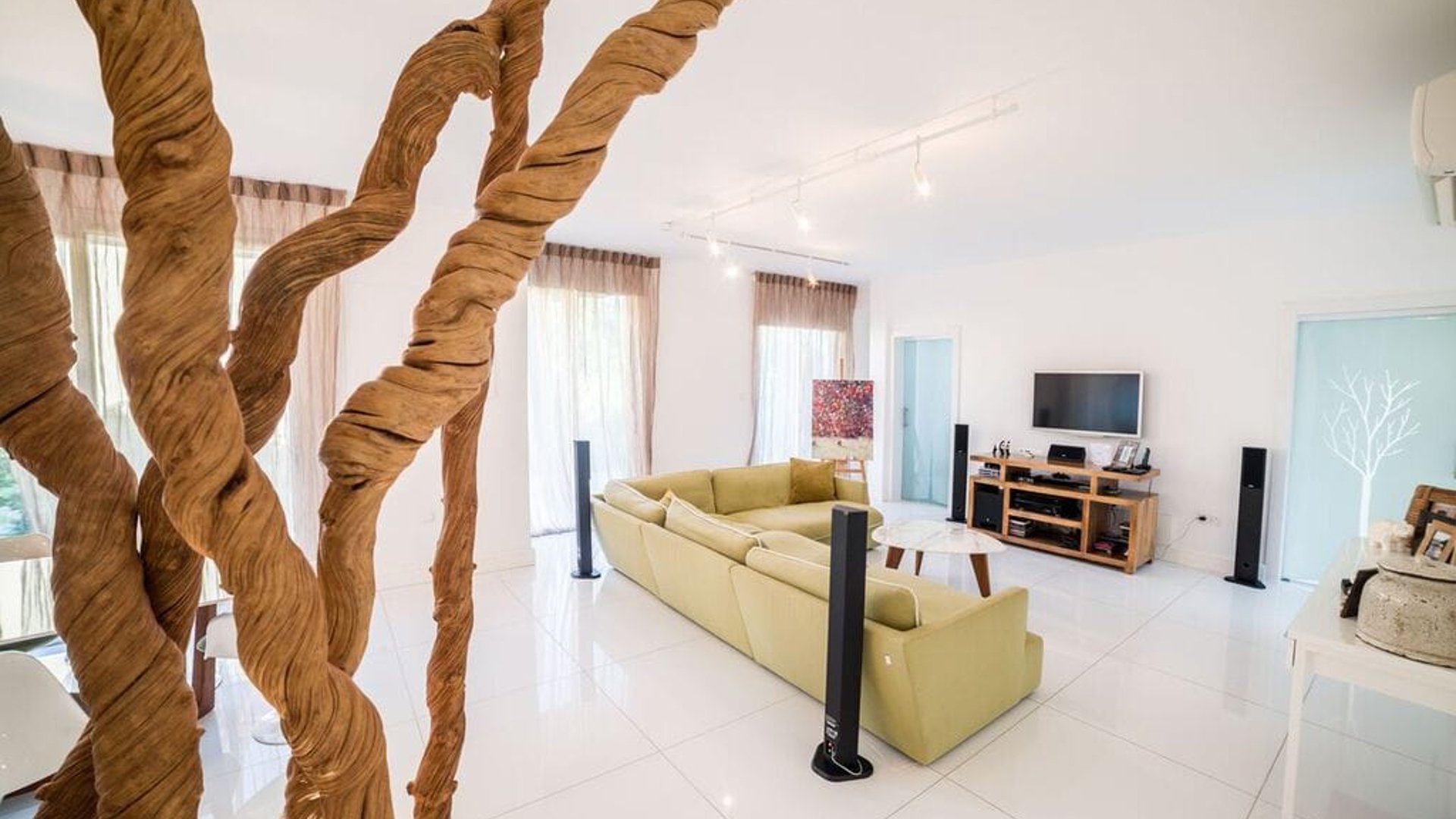 4 bedrooms Villa in Limassol, Cyprus No. 28247