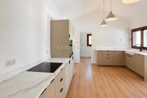 5 dormitorios Villa en Germasogeia, Limassol, No. 54980 7