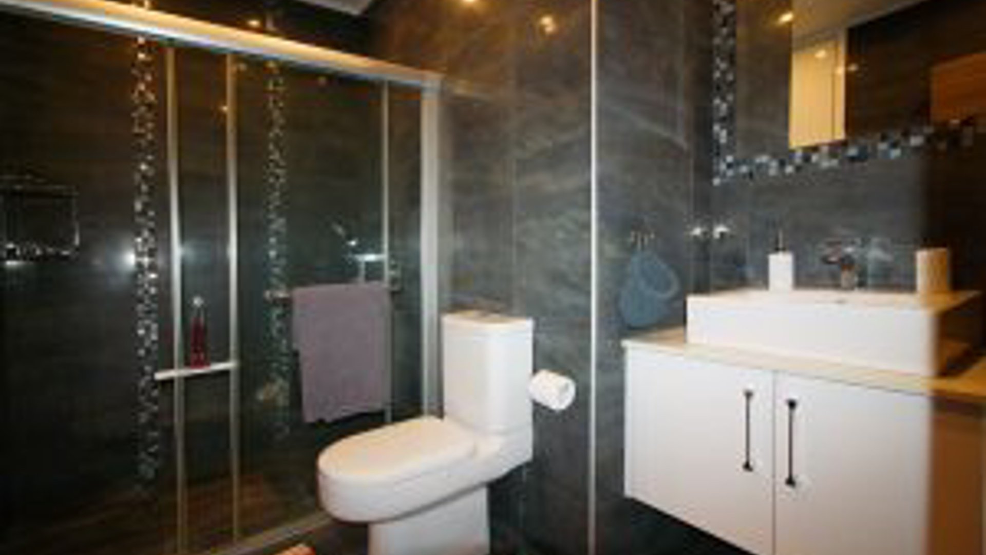 3 bedrooms Apartment in Limassol, Cyprus No. 30176