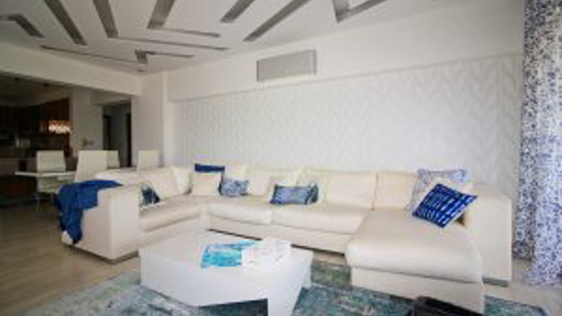 3 bedrooms Apartment in Limassol, Cyprus No. 30176