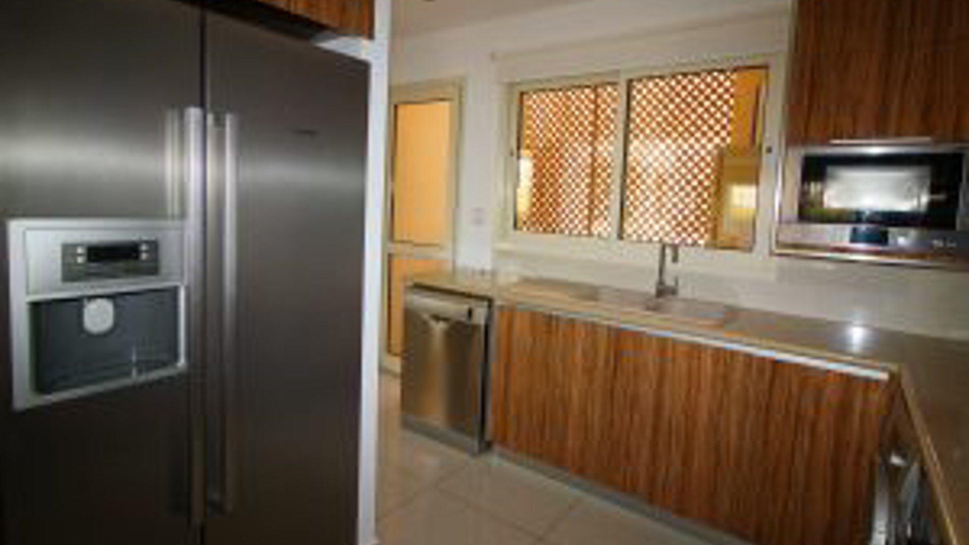 3 bedrooms Apartment in Limassol, Cyprus No. 30176