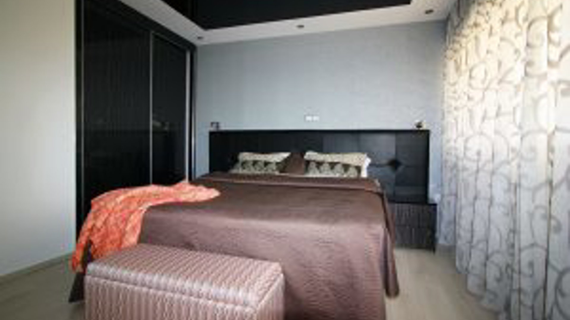 3 bedrooms Apartment in Limassol, Cyprus No. 30176