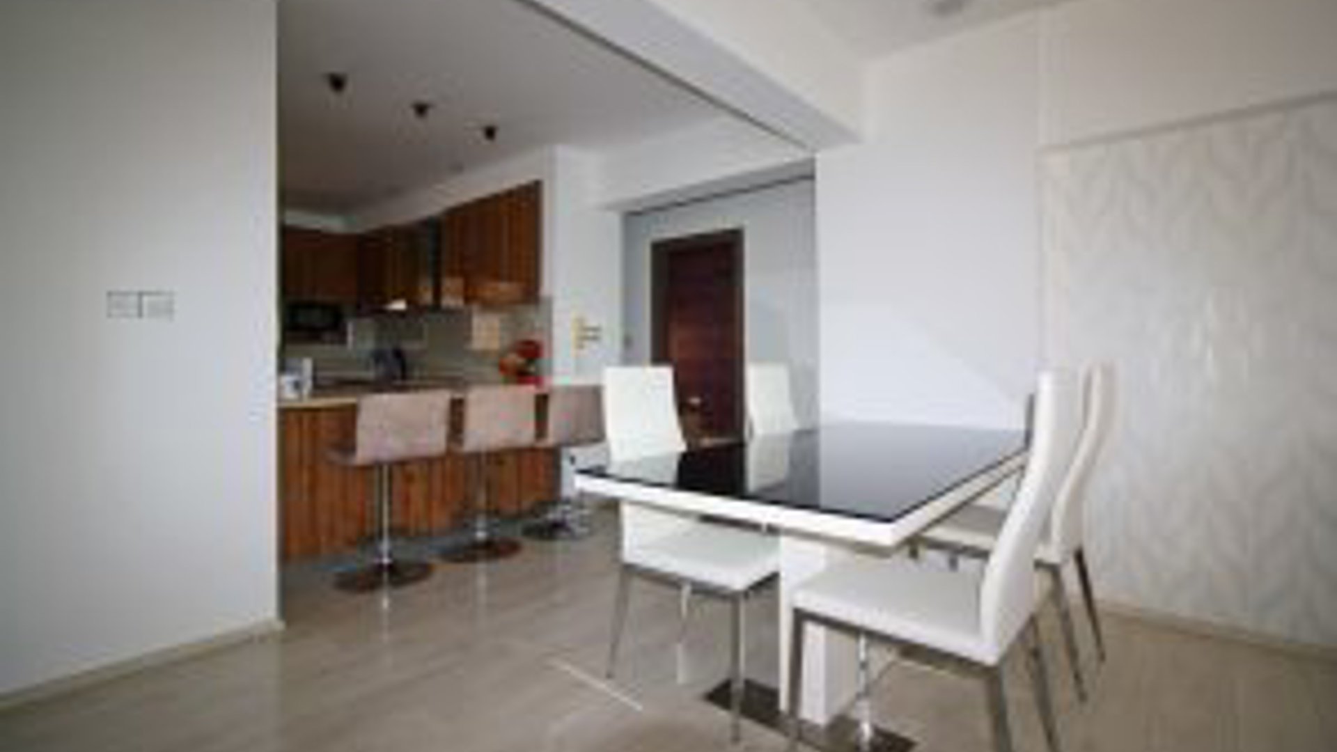 3 bedrooms Apartment in Limassol, Cyprus No. 30176