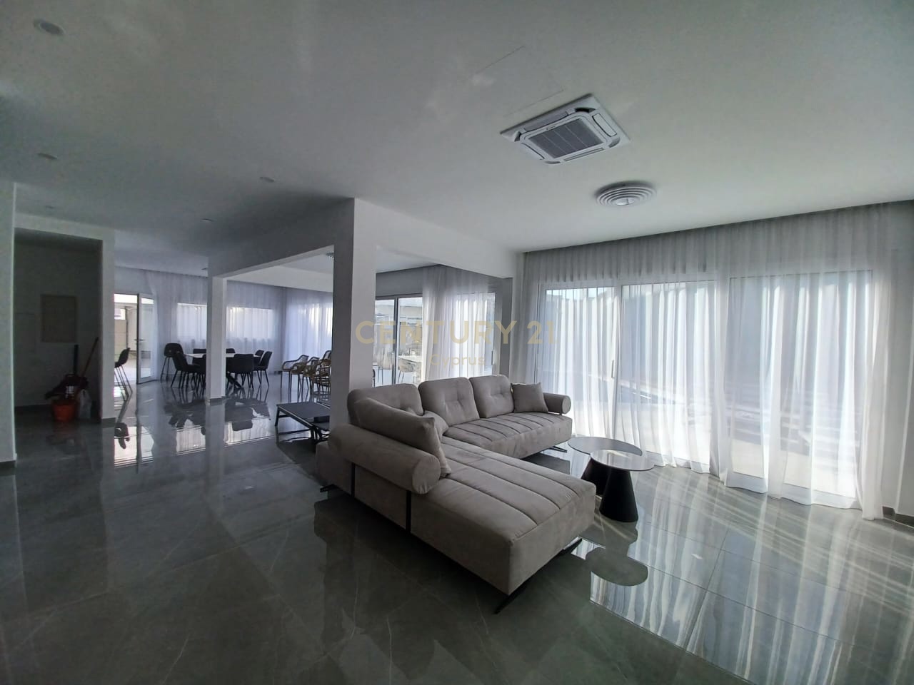 5 chambres Villa à Agios Tychonas, Limassol, Chypre No. 53381