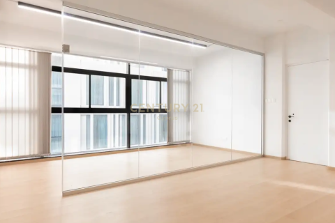 Офис 350м2 в Лимассол, Лимасол,  № 53385