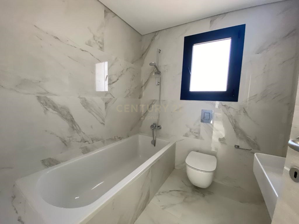 2 bedrooms Apartment in Germasogeia, Limassol, Cyprus No. 55300