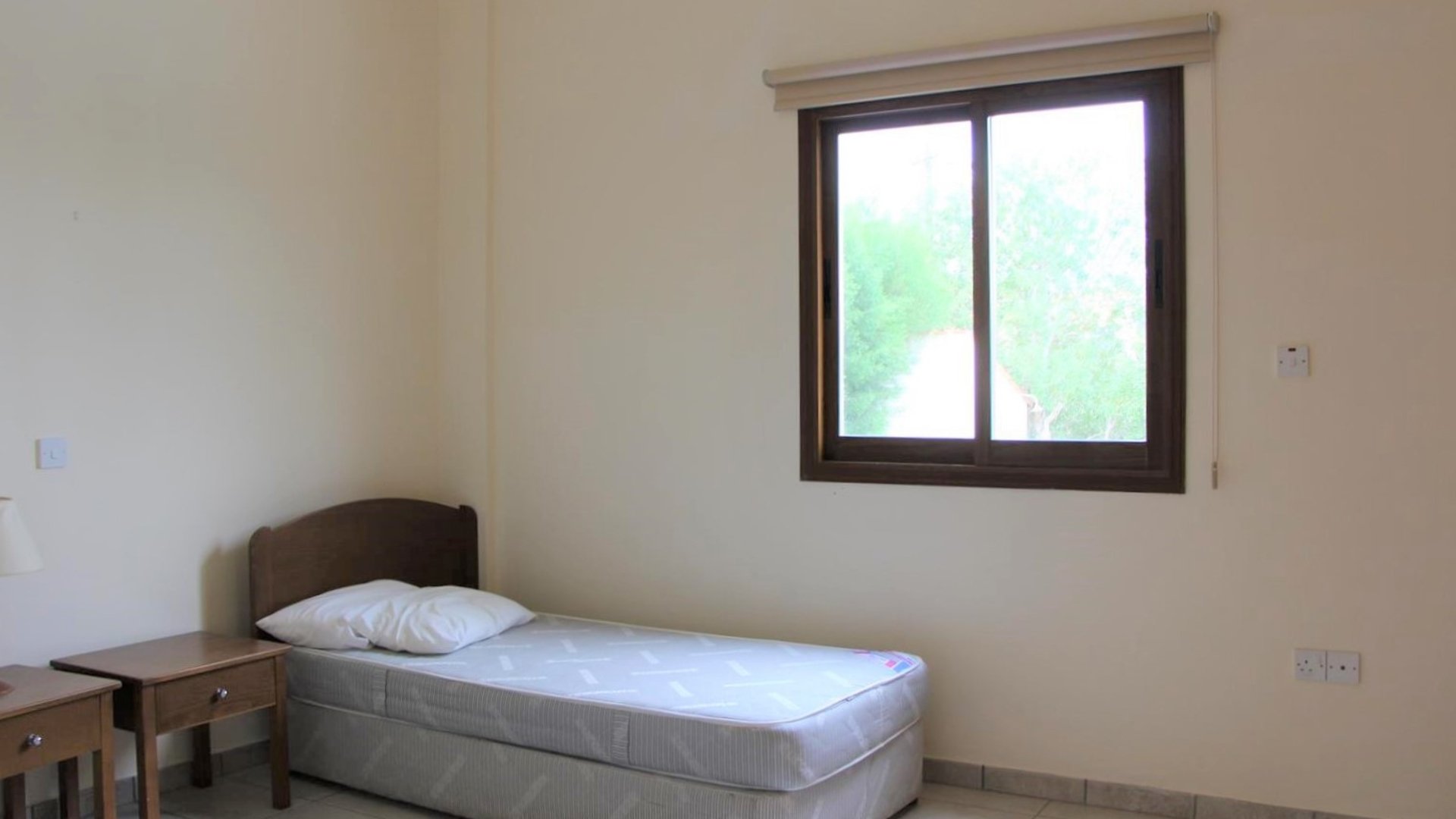 562m2 Commercial property in Polis, Paphos, Cyprus No. 28139