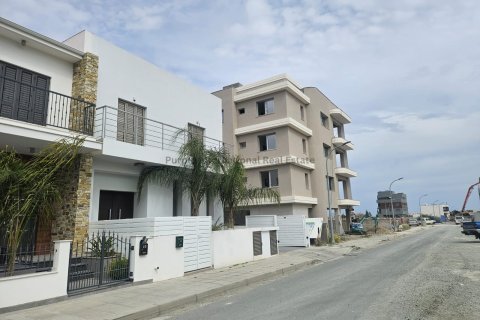 2 bedrooms Apartment in Livadia, Larnaka,  No. 51984 4