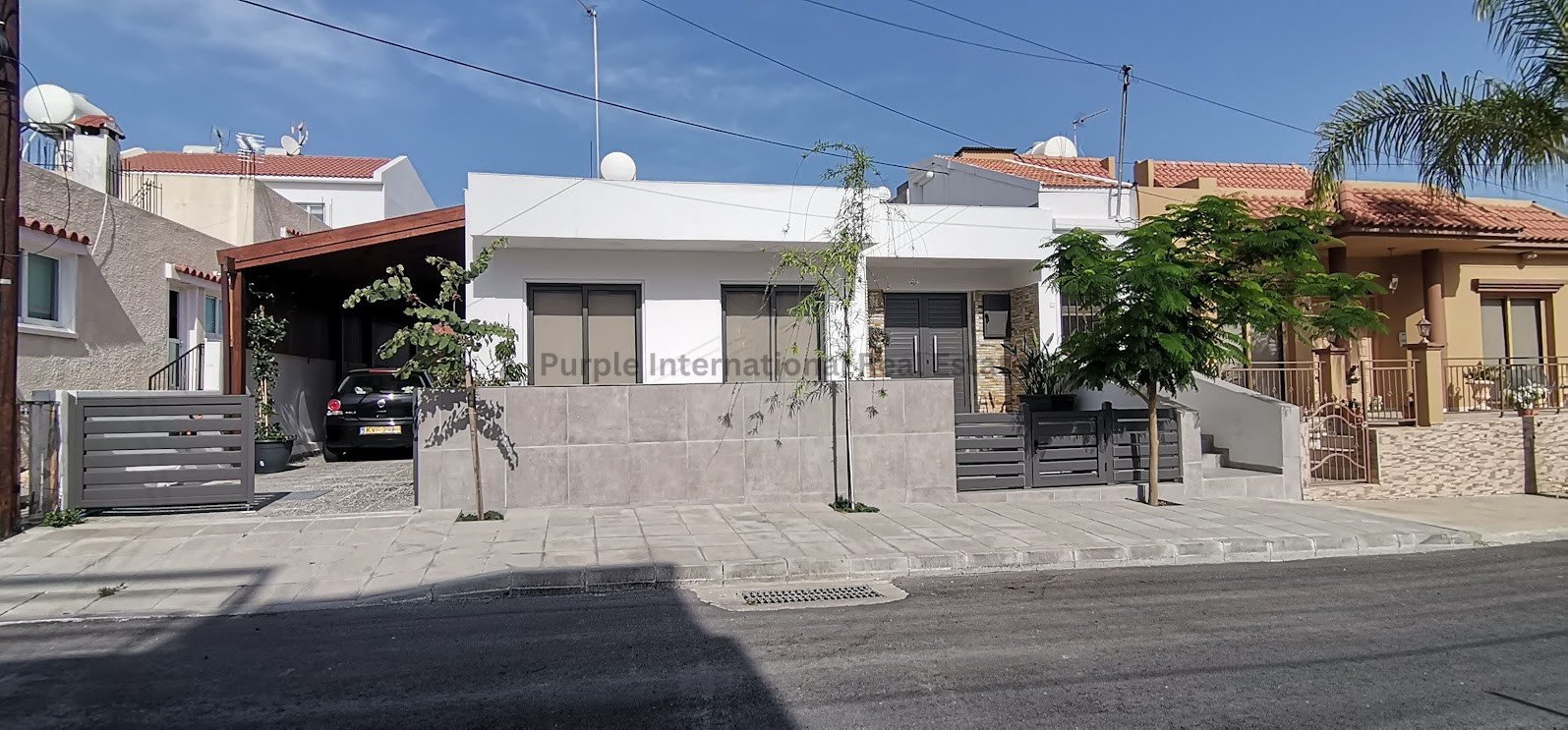 3 bedrooms Bungalow in Larnaca, Larnaka, Cyprus No. 51983