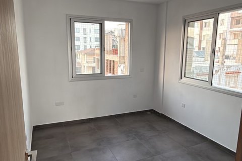 2 bedrooms Apartment in Larnaca, Larnaka,  No. 39776 6