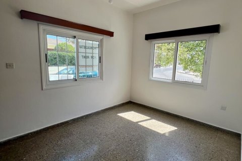 3 bedrooms Townhouse in Larnaca, Larnaka,  No. 39779 11