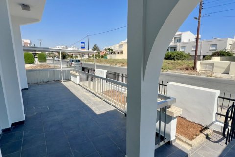 3 bedrooms Townhouse in Larnaca, Larnaka,  No. 39779 6