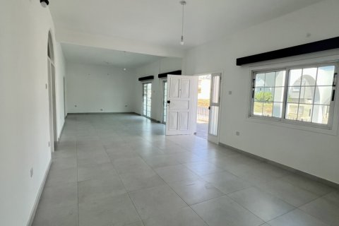 3 bedrooms Townhouse in Larnaca, Larnaka,  No. 39779 3